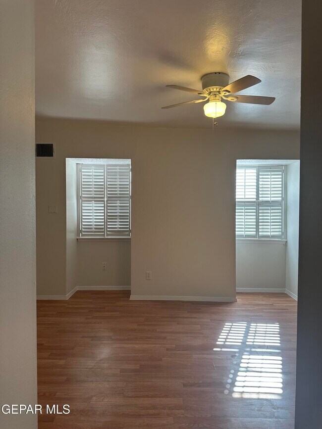 Building Photo - 6713 Escondido Dr