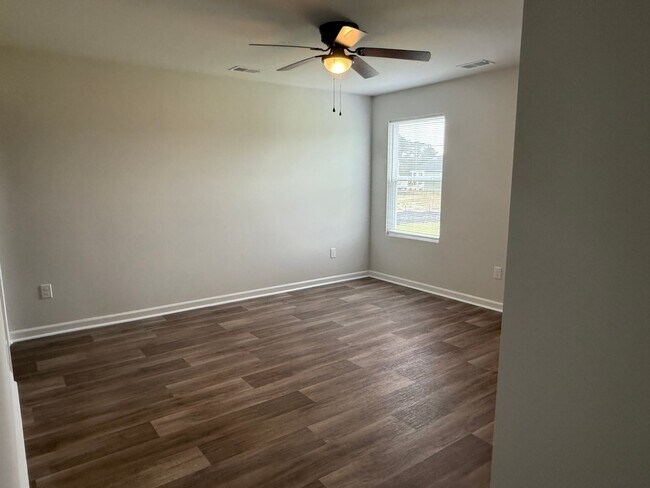 Building Photo - 1119 Cooper Hawk Ln SW