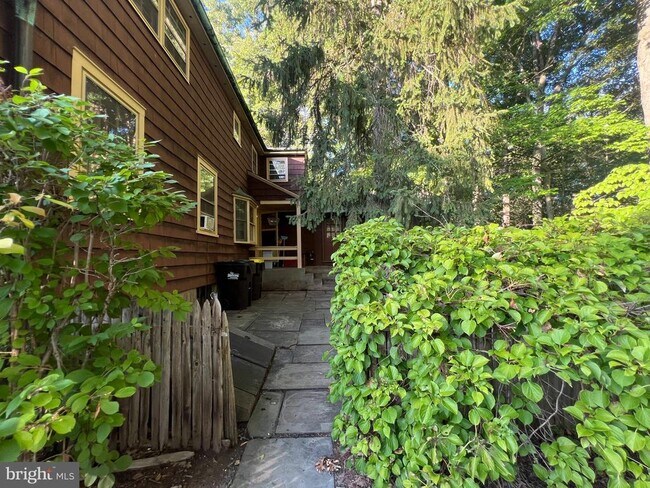 Building Photo - 51 Elfman Dr