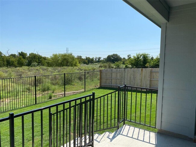 Building Photo - 3444 Pauling Loop
