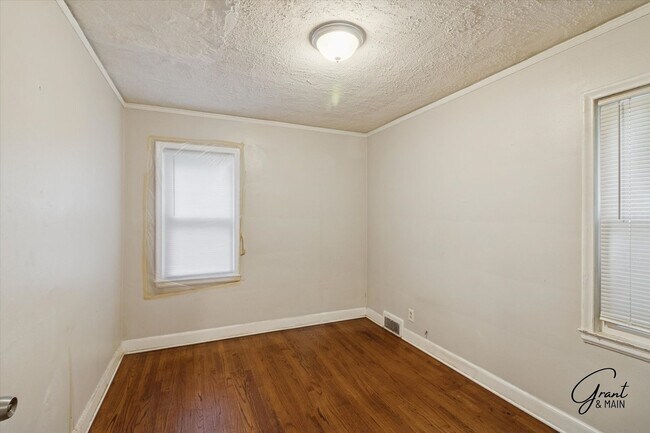 Building Photo - 10067 Grayton St