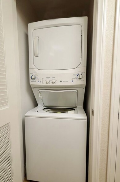 In-Unit Laundry - 450 J St