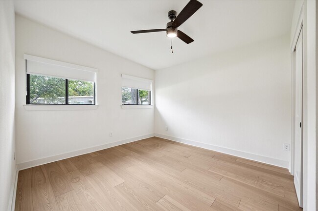 Building Photo - 10159 Brinwood Dr