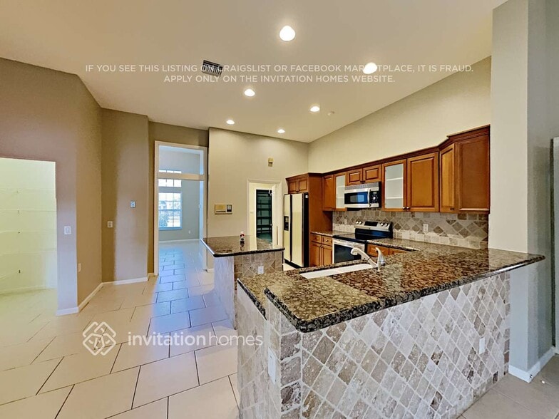 Building Photo - 2293 Stonegate Dr