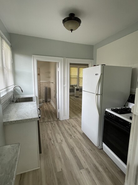 Building Photo - 701 Collingwood St