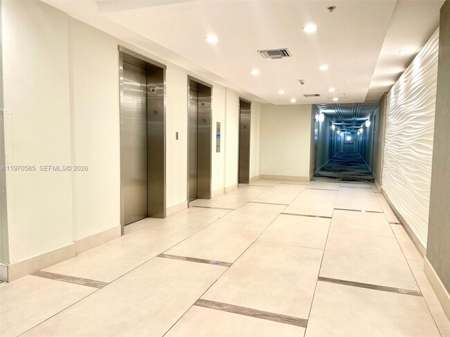 Building Photo - 3001 S Ocean Dr