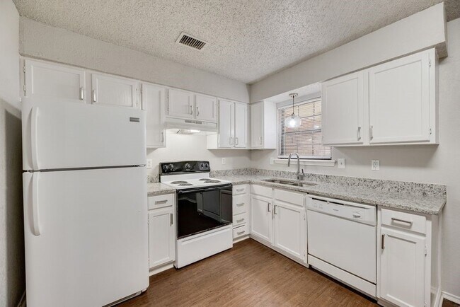 Building Photo - 648 S Rogers Rd