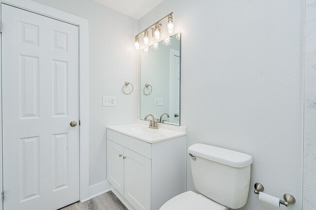Building Photo - Stunning Remodeled 3-Bedroom Home in Prime...