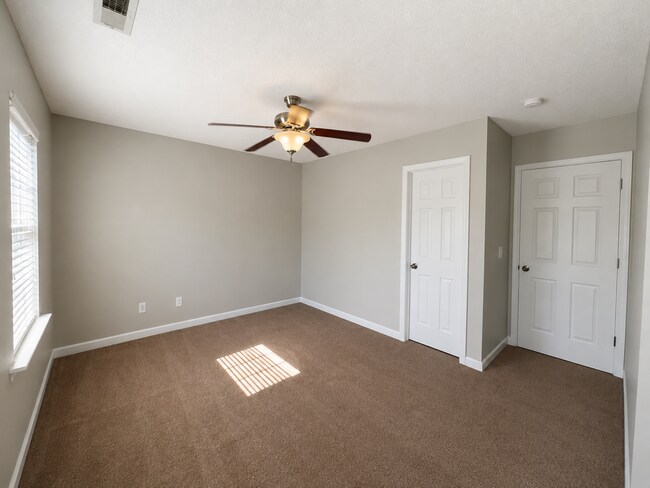 Building Photo - Nice 2 Bedroom, 2.5 Bath Townhouse in Hubert - 309 Burley Dr. #2