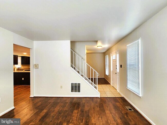 Building Photo - 6107 Willow Way