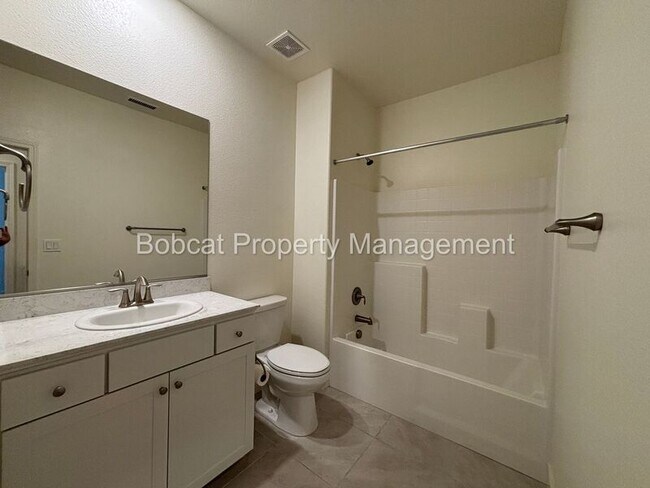 Building Photo - 1097 Dapple Dr