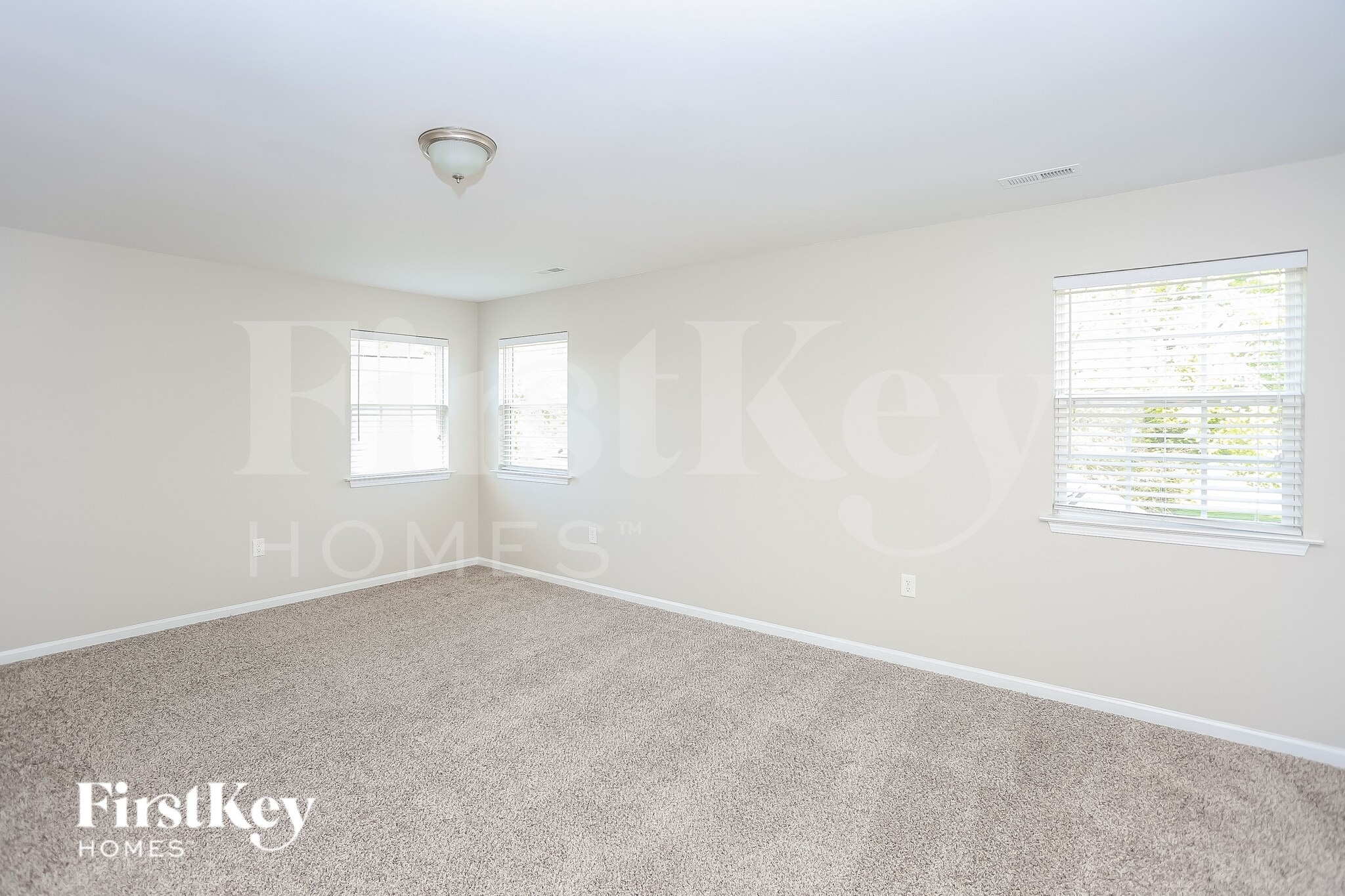 Building Photo - 2300 Silver Run Dr