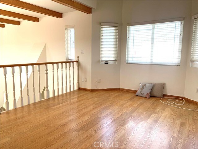Building Photo - 425 S Catalina Ave