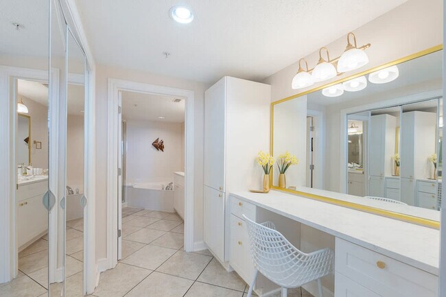 Building Photo - 10811 Front Beach Rd