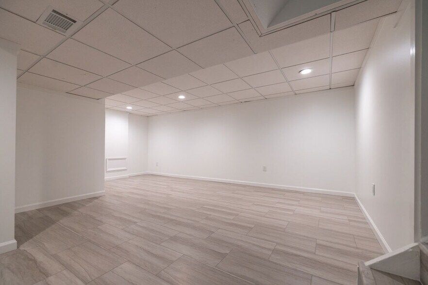 Building Photo - 2445 Olentangy Dr