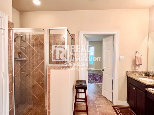 Building Photo - Stunning 5-Bedroom, 4.5-Bath Home for Rent in Richmond, TX