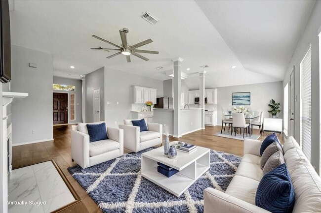 Building Photo - 3915 Summerfield Dr