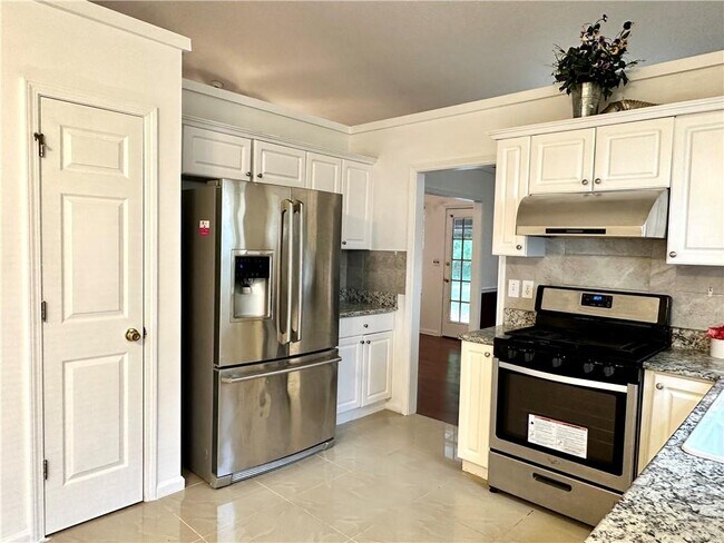 Building Photo - 575 Chandon Way