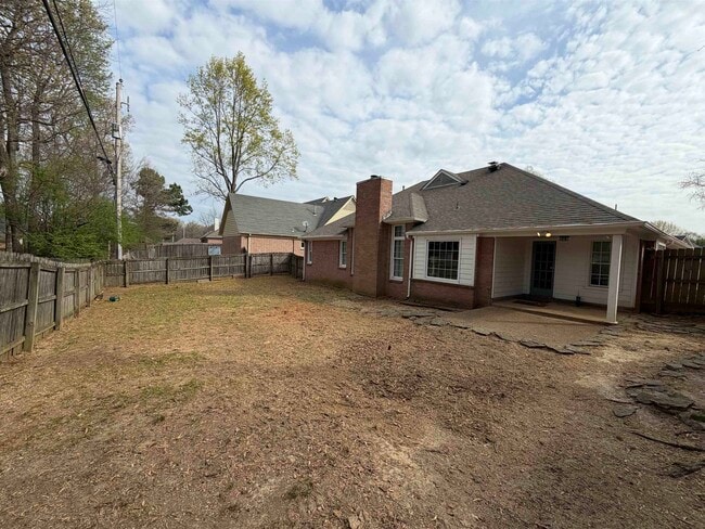 Building Photo - 1565 Dexter Run W