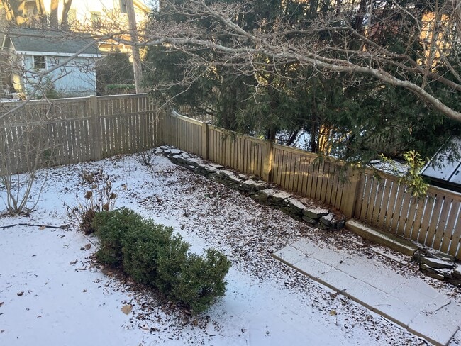 Building Photo - 322 Spring St