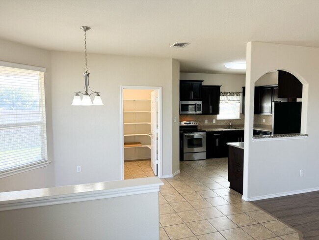 Building Photo - Available NOW!!!! Lovely 2 story home located in  Killeen, minutes from Ft. Cavazos, Hospitals an...