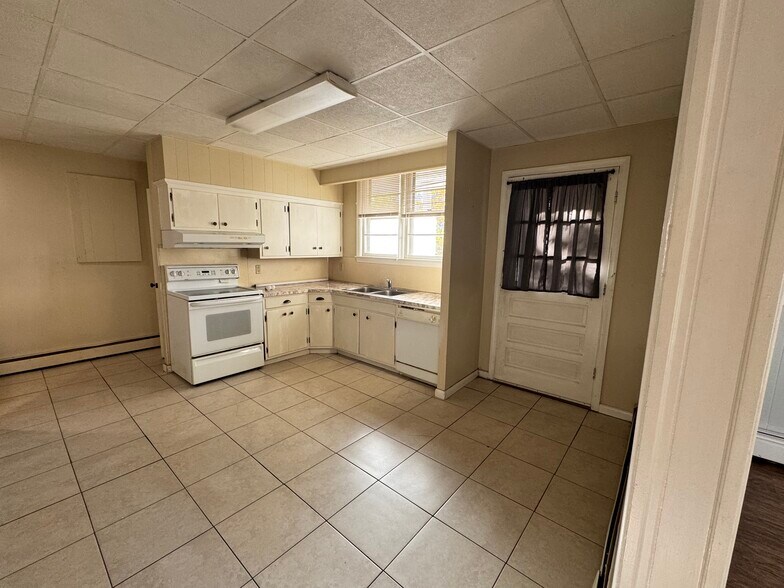 Building Photo - 220 Stockton St