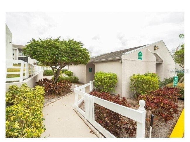Building Photo - 2625 FL-590