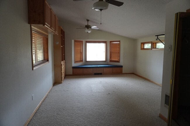 Building Photo - 23217 NE 92nd Ave