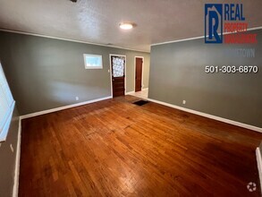 Building Photo - 4424 East Dr