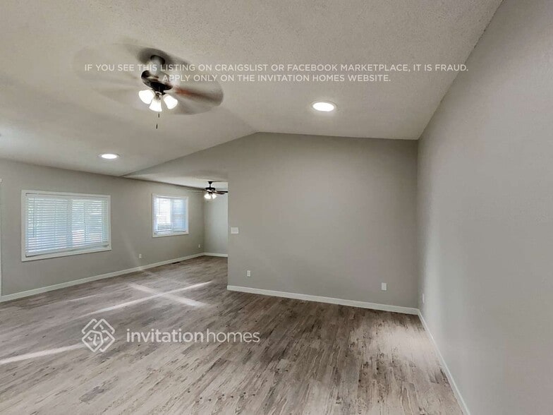 Building Photo - 5718 W 17th St