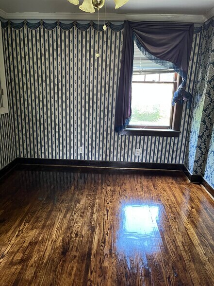 Building Photo - 830 Bellevue Ave