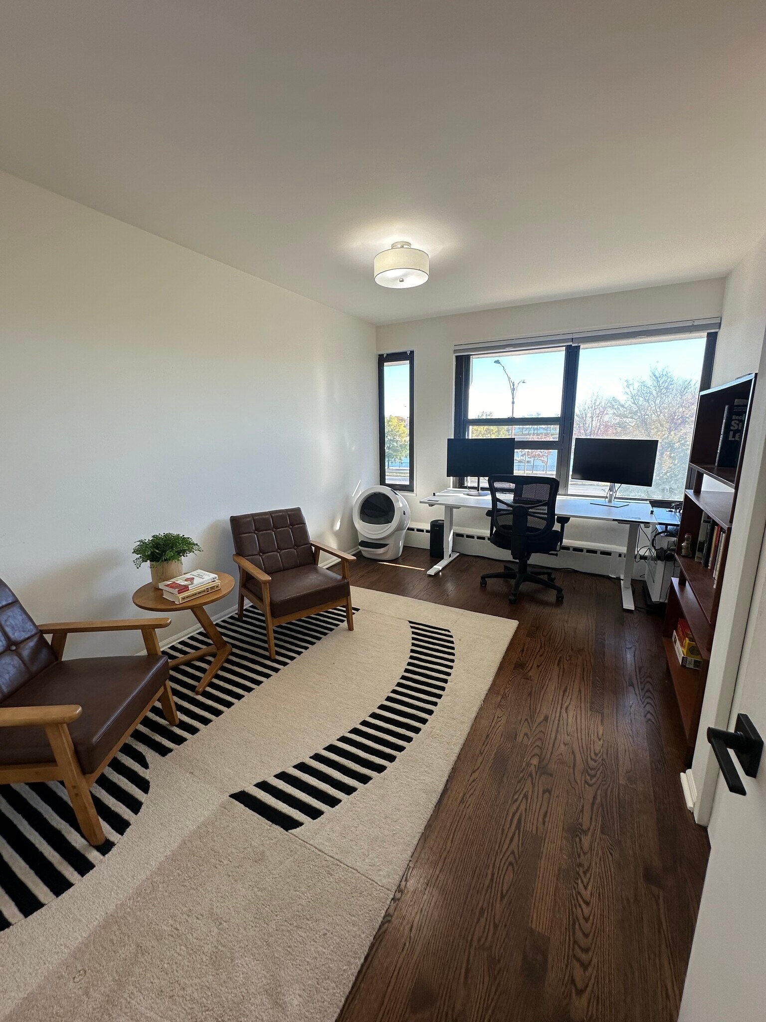 Building Photo - 3410 N Lake Shore Dr