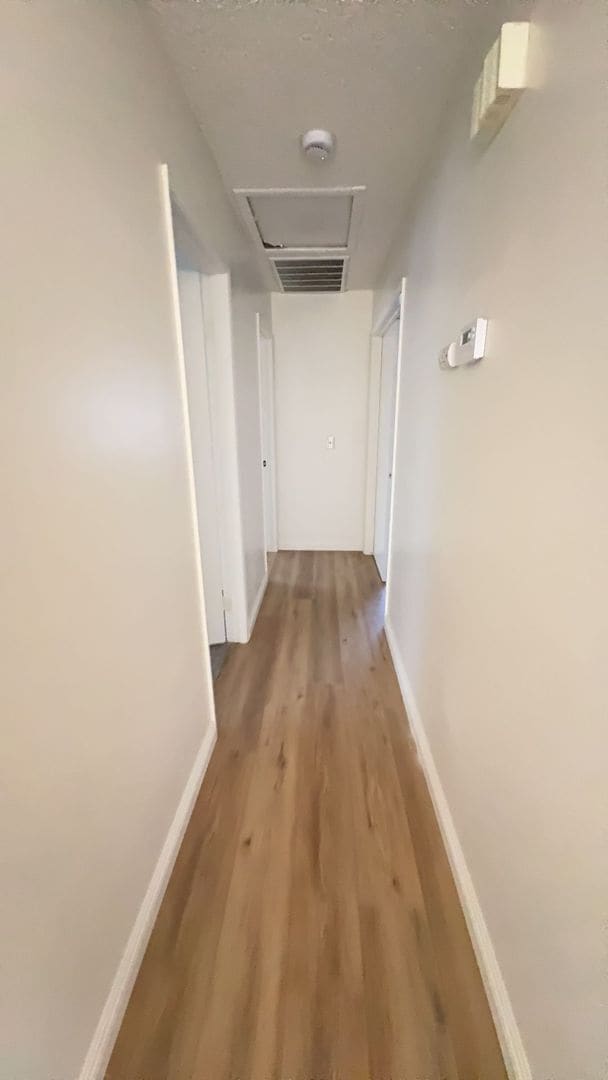 Building Photo - 3 BEDROOM VICTORVILLE HOME