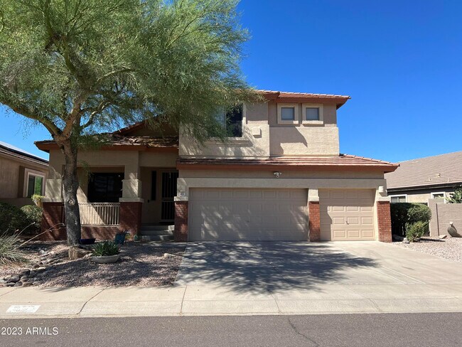 Building Photo - 4831 E Robin Ln