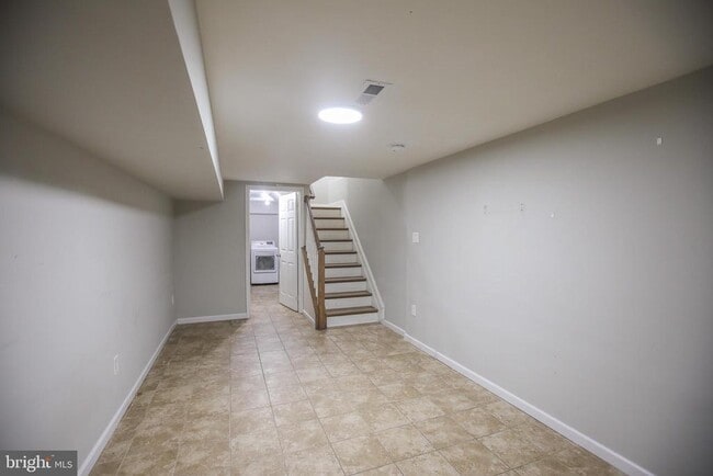 Building Photo - 530 N Montford Ave