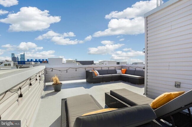 Building Photo - 2707 W Stiles St