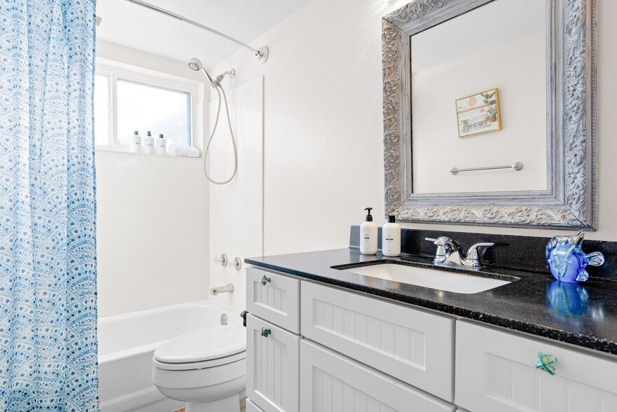 Building Photo - 331 Bluefish Dr
