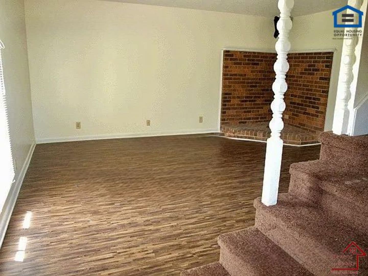 Building Photo - 404 Oriole Dr