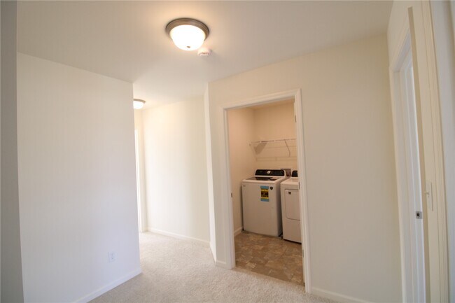 Building Photo - 37 Wingtip Ct