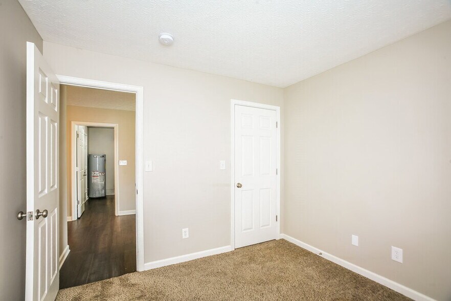 Building Photo - 10941 Minuteman Ct