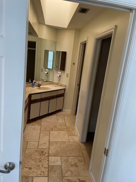 Bath - 6021 SE Landing Way