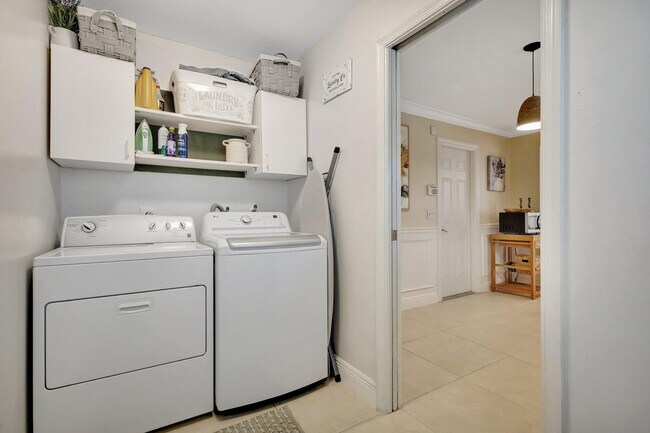 Building Photo - 11721 Inverness Cir