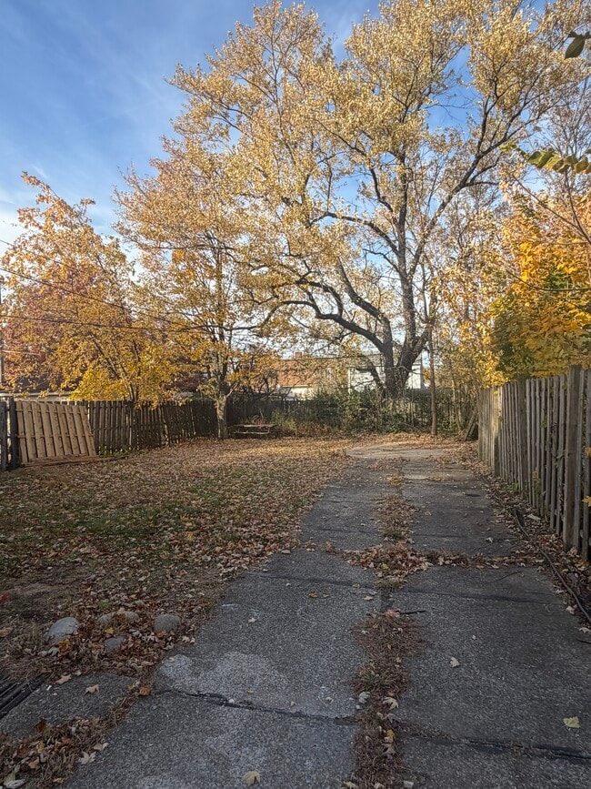 Building Photo - 12705 Holborn Ave