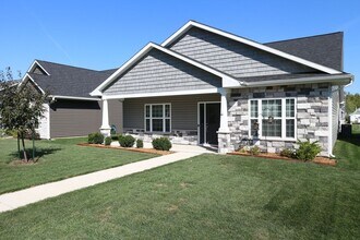 Building Photo - New 3 Bedroom Frankfort Home!