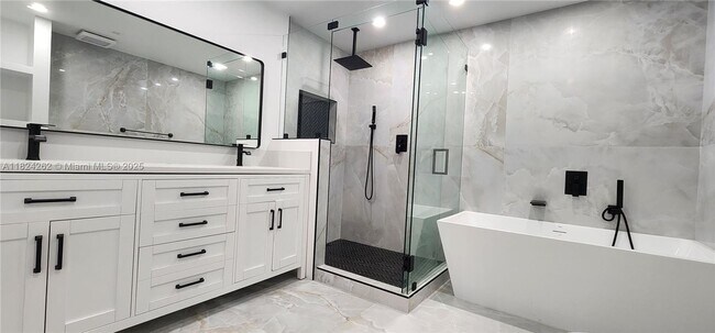 Building Photo - 2146 Van Buren St