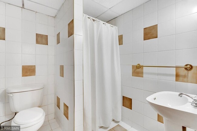 Building Photo - 309 Wilson Ave SE