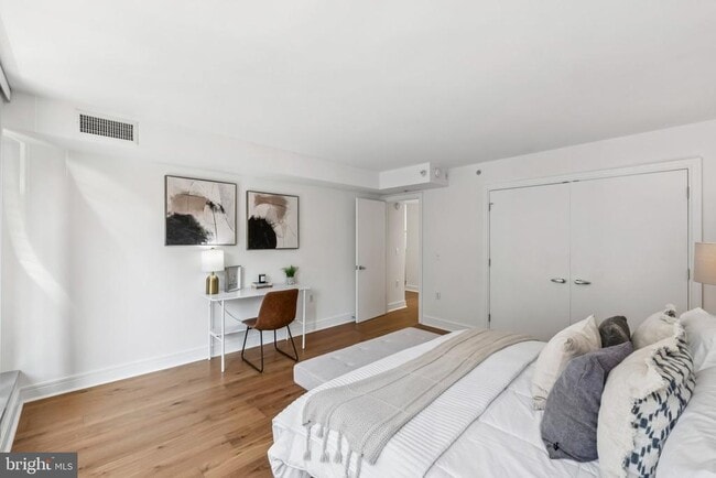 Building Photo - 800 4th St SW