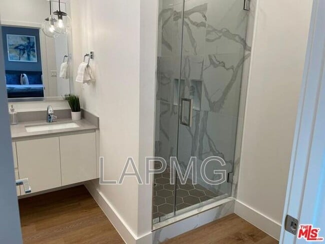 Building Photo - 4637 Laurel Canyon Blvd