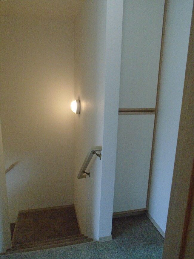 Building Photo - 160 N 7th St