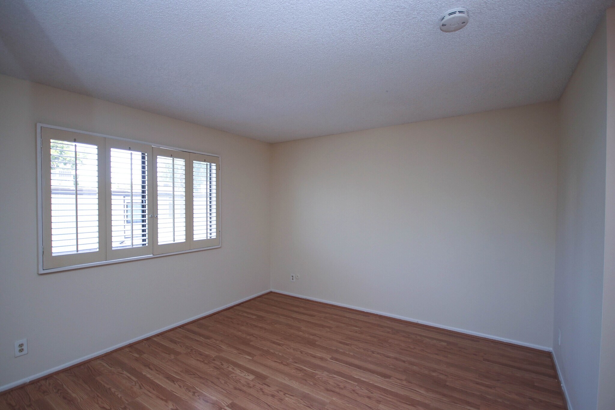 Building Photo - 542 N Orange Grove Blvd